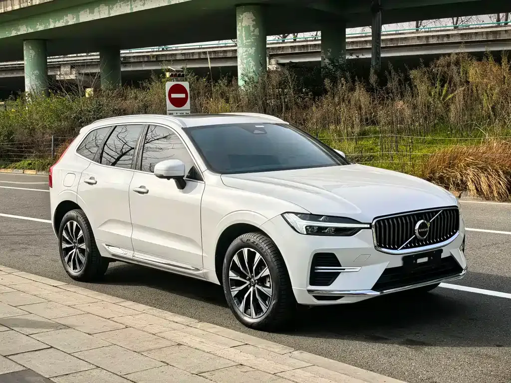 Volvo XC60 — фото 3