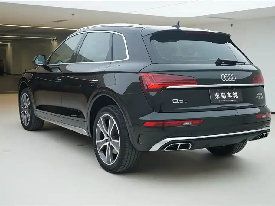 Audi Q5L — фото 3