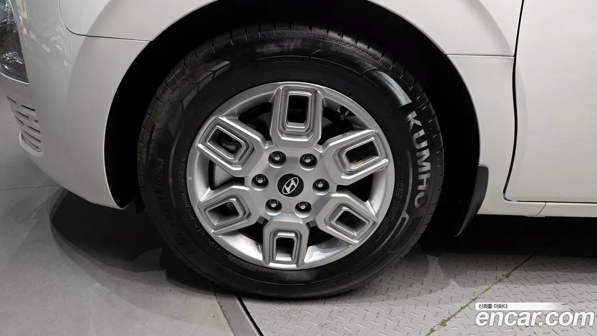 Hyundai Staria — фото 3