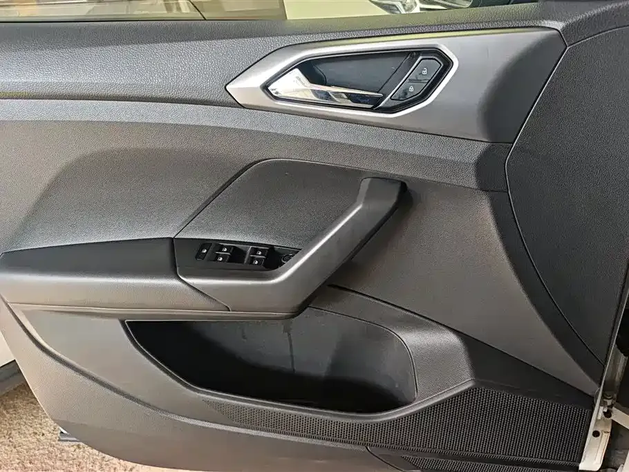Volkswagen T-Cross — фото 2