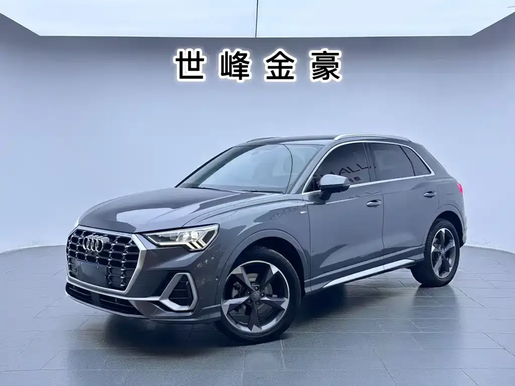 Audi Q3 — фото 1
