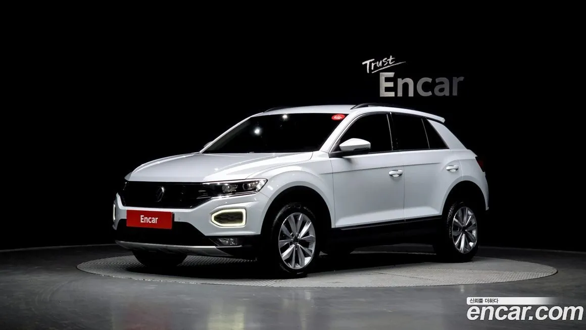 Volkswagen T-Roc — фото 1
