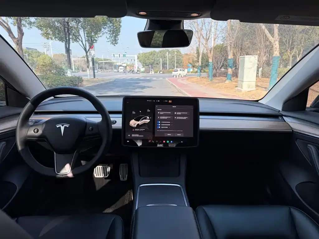 Tesla Model 3 — фото 3