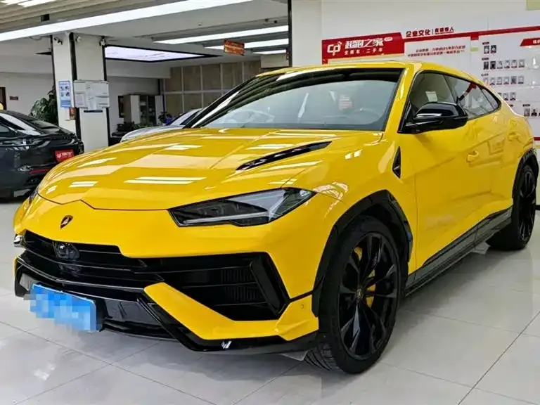 Lamborghini Urus — фото 1