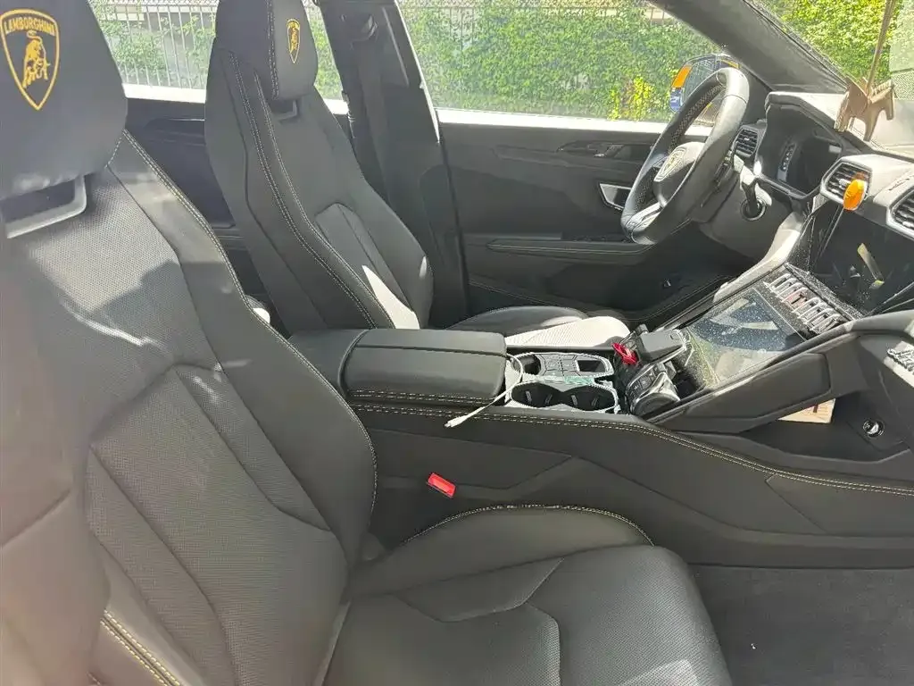 Lamborghini Urus — фото 6