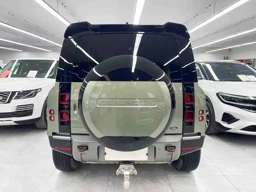 Land Rover Defender — фото 10