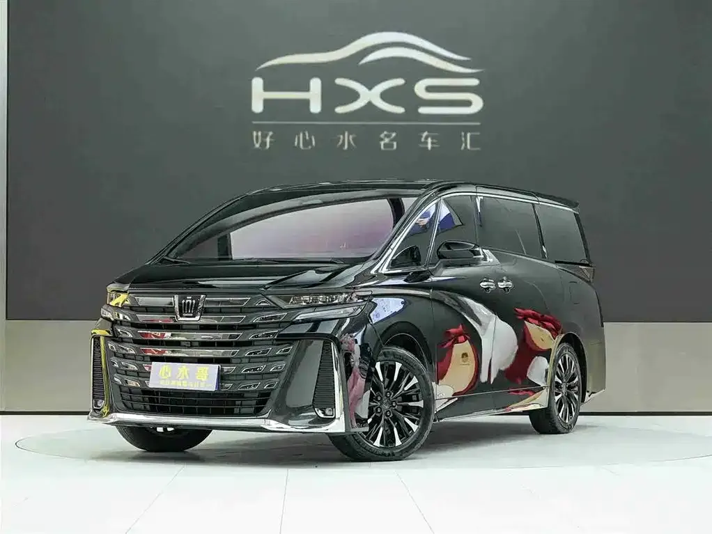 Toyota Vellfire — фото 1