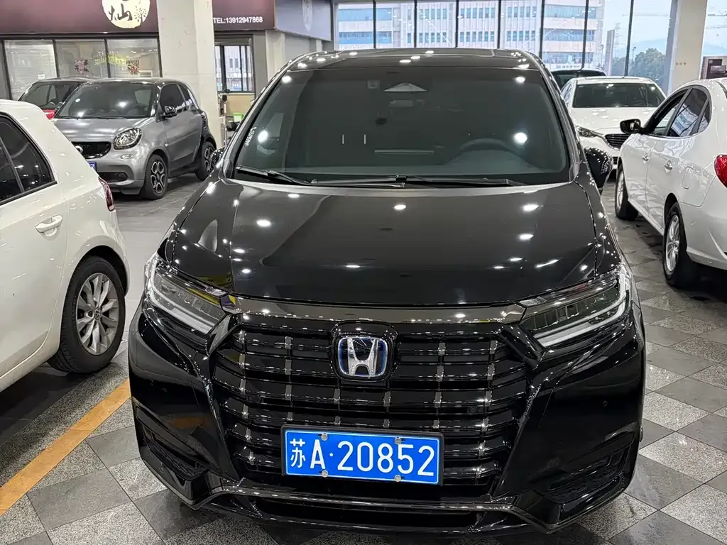 Honda Elysion — фото 1
