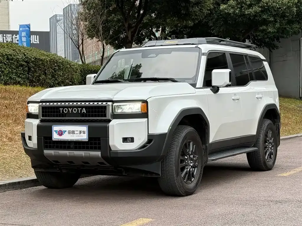 Toyota Prado — фото 1