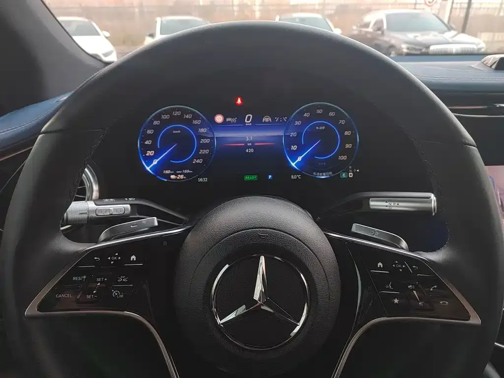 Mercedes-Benz EQS SUV — фото 5