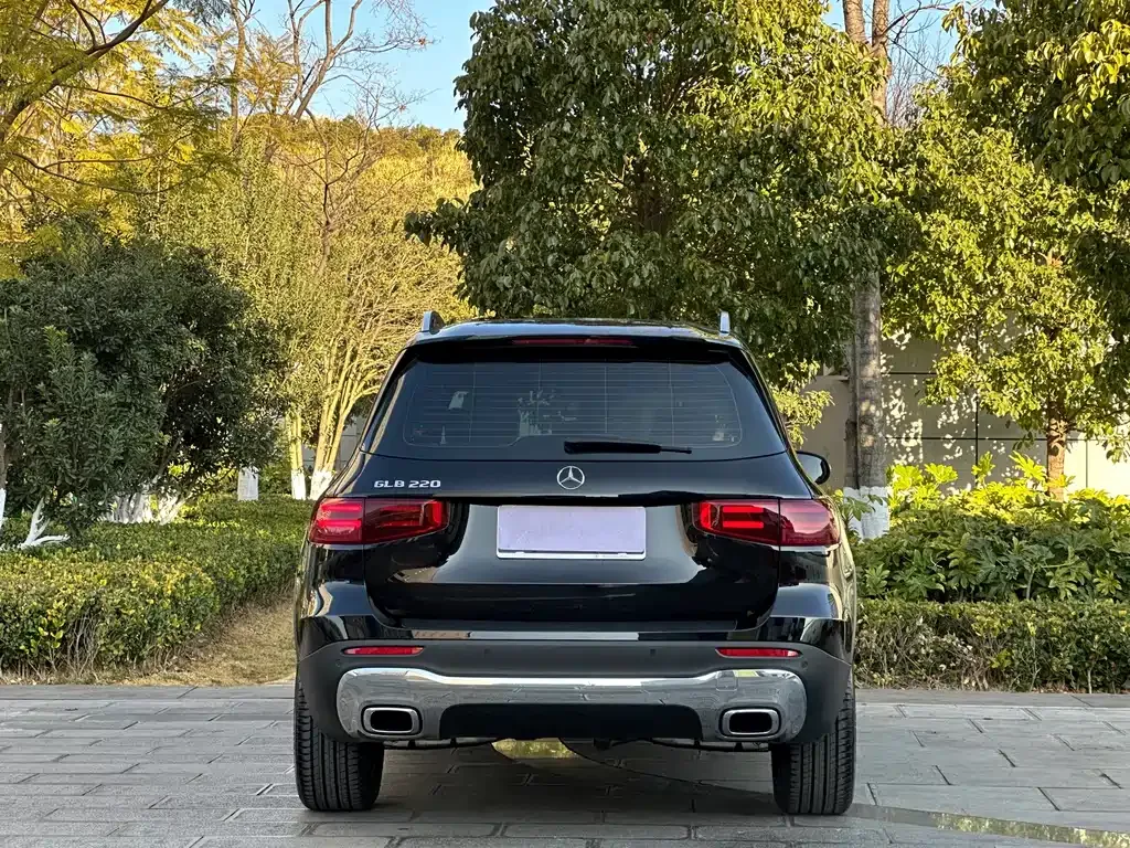 Mercedes-Benz GLB — фото 10