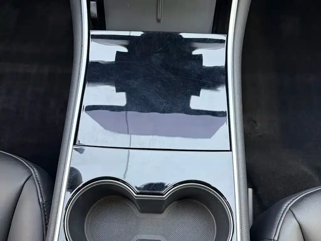 Tesla Model 3 — фото 8