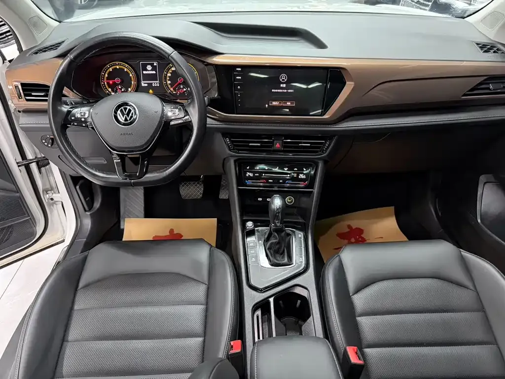 Volkswagen Tharu — фото 8