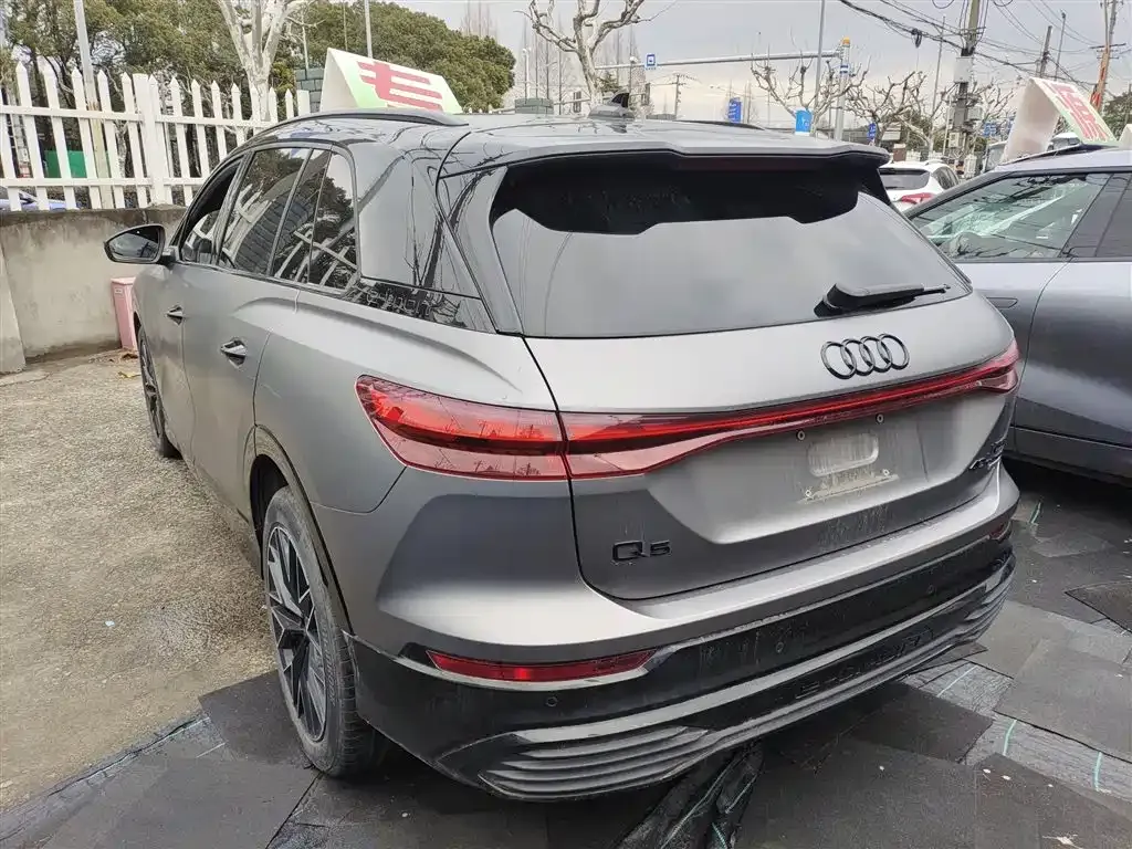 Audi Q5 e-tron — фото 2