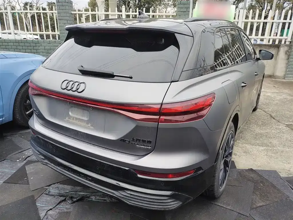 Audi Q5 e-tron — фото 7