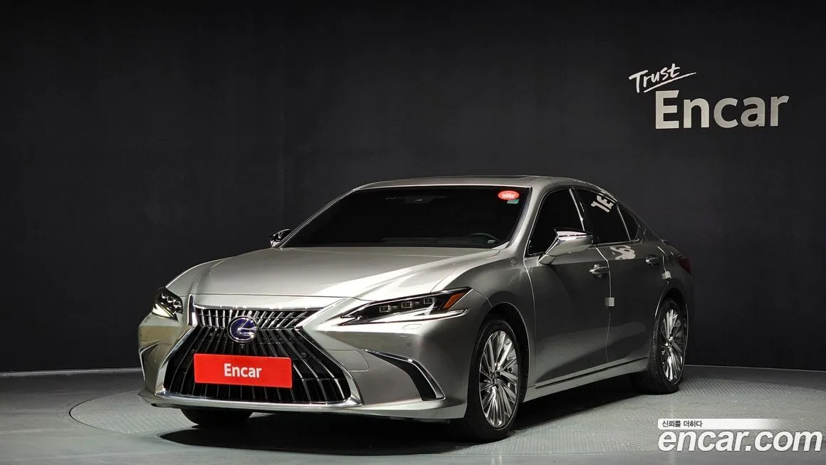 Lexus ES — фото 1