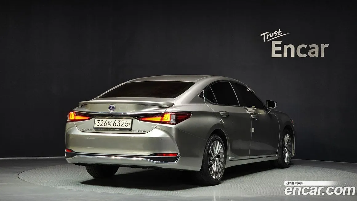 Lexus ES — фото 9