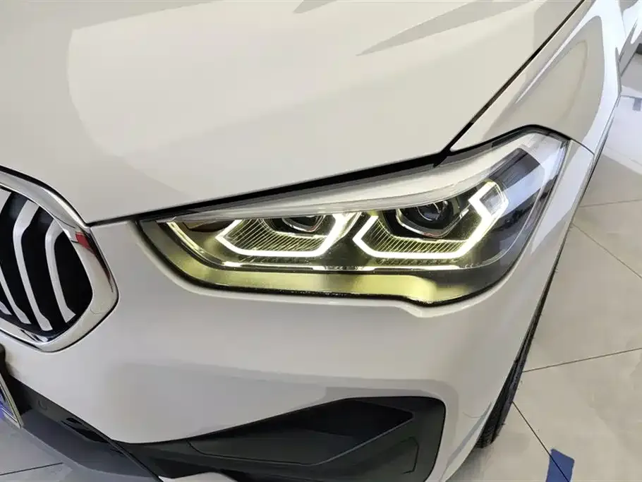 BMW X1 — фото 9