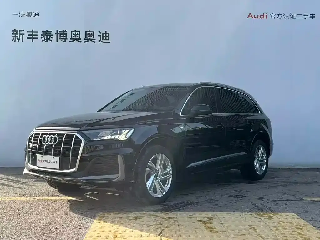 Audi Q7 — фото 1