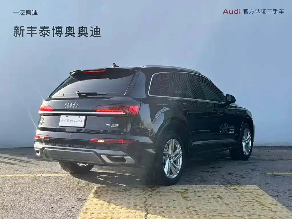 Audi Q7 — фото 8