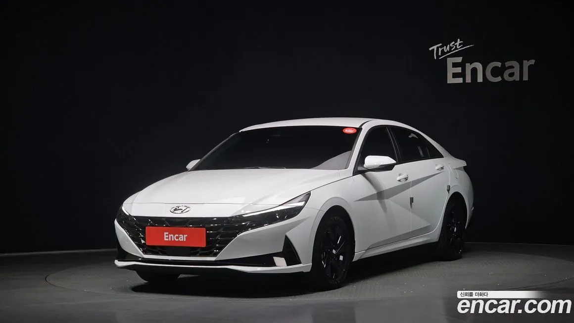 Hyundai AVANTE — фото 1