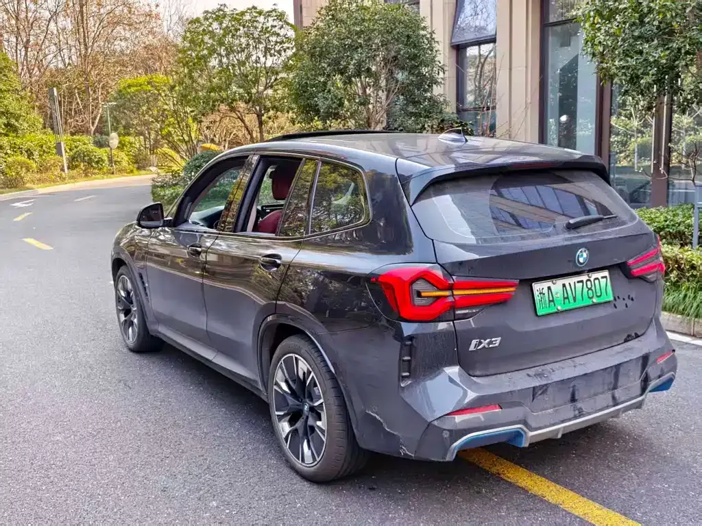 BMW iX3 — фото 4