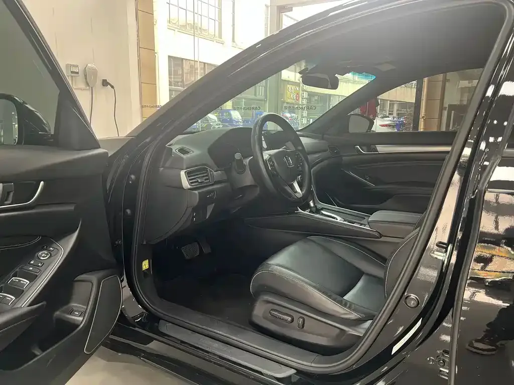 Honda Inspire — фото 10