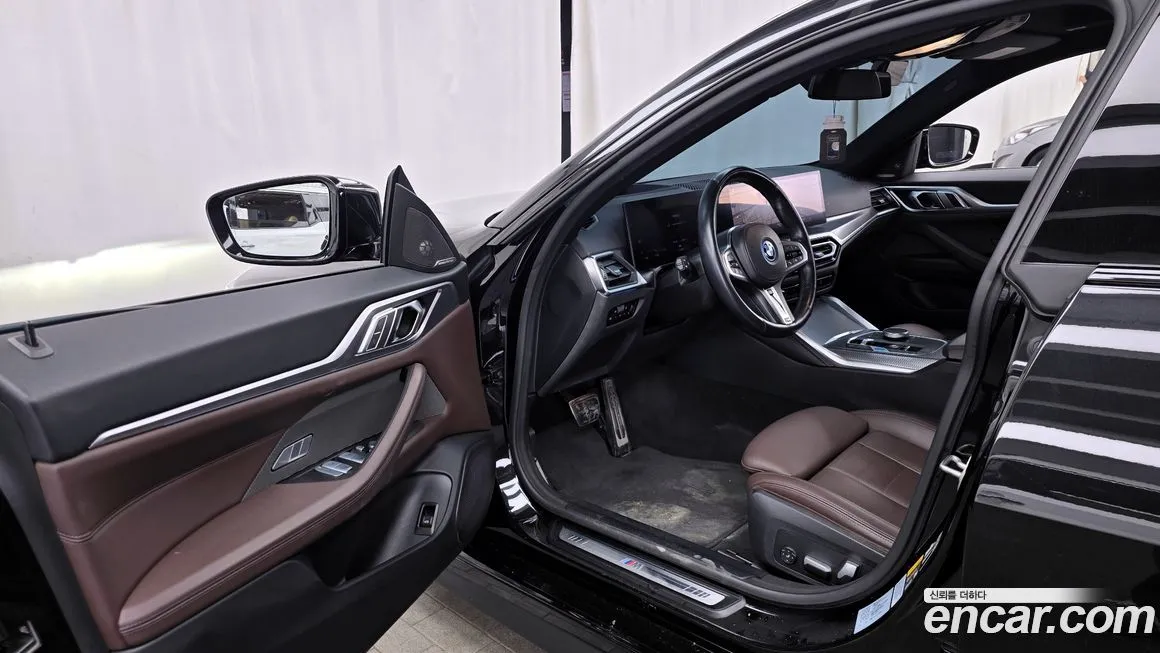 BMW i4 — фото 7