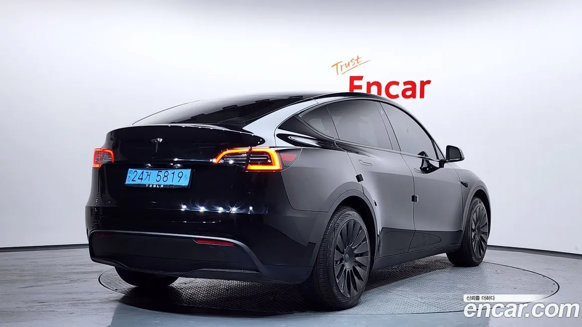 Tesla Model Y — фото 3
