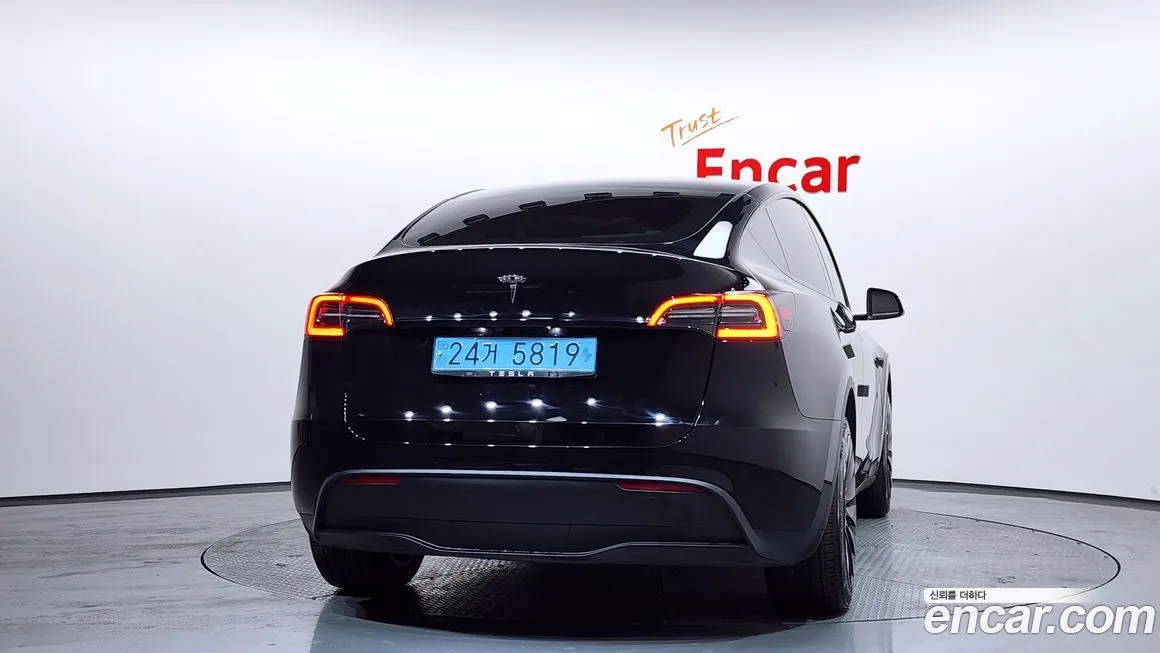 Tesla Model Y — фото 4