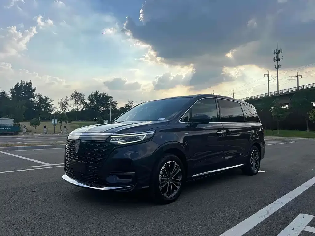 Roewe iMAX8 — фото 6
