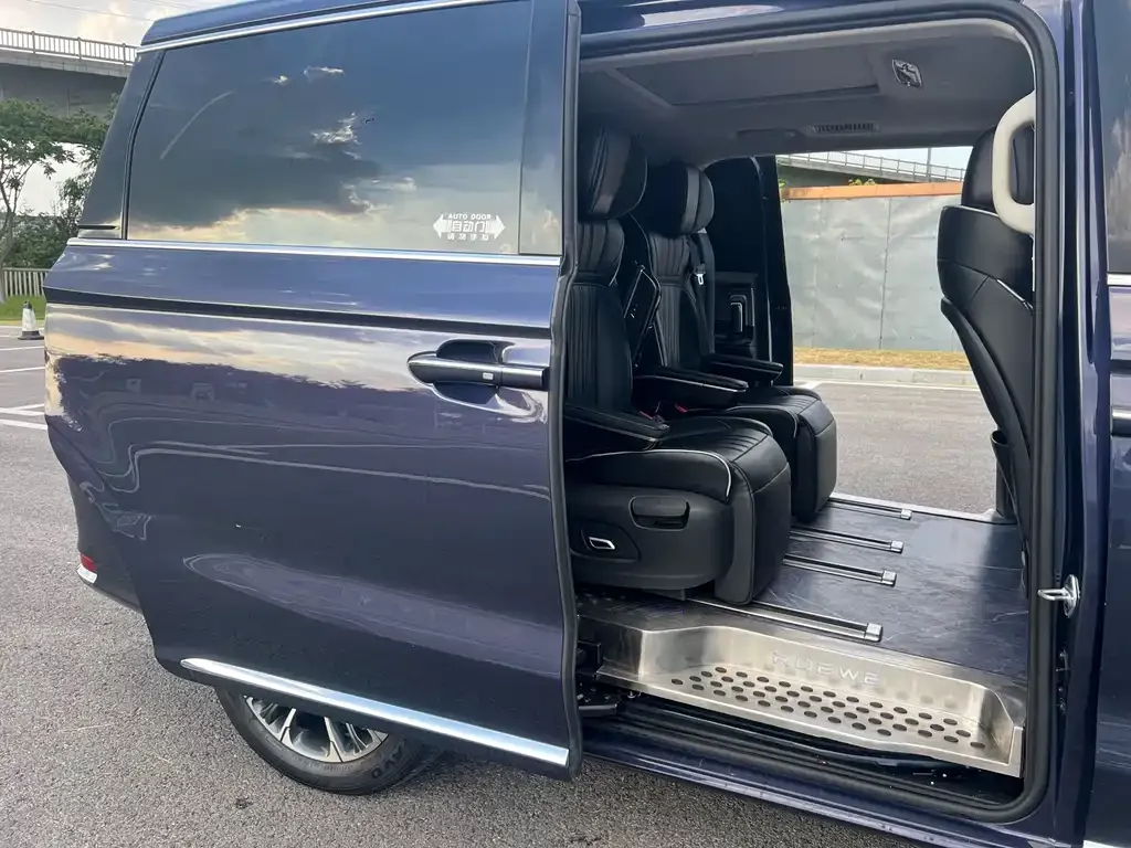 Roewe iMAX8 — фото 8