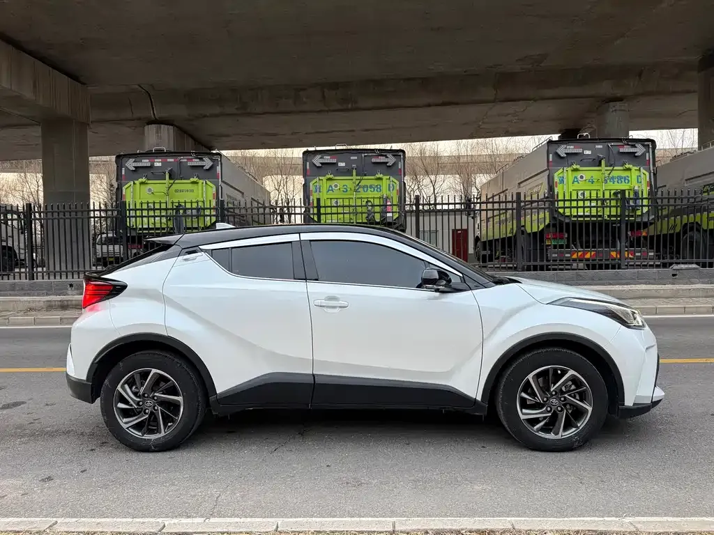 Toyota C-HR — фото 5