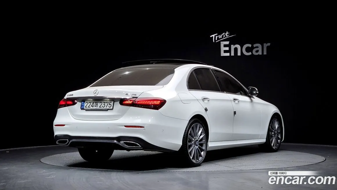 Mercedes-Benz E-Class — фото 6