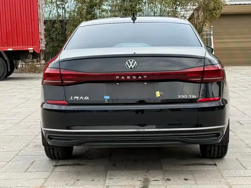 Volkswagen Passat — фото 3