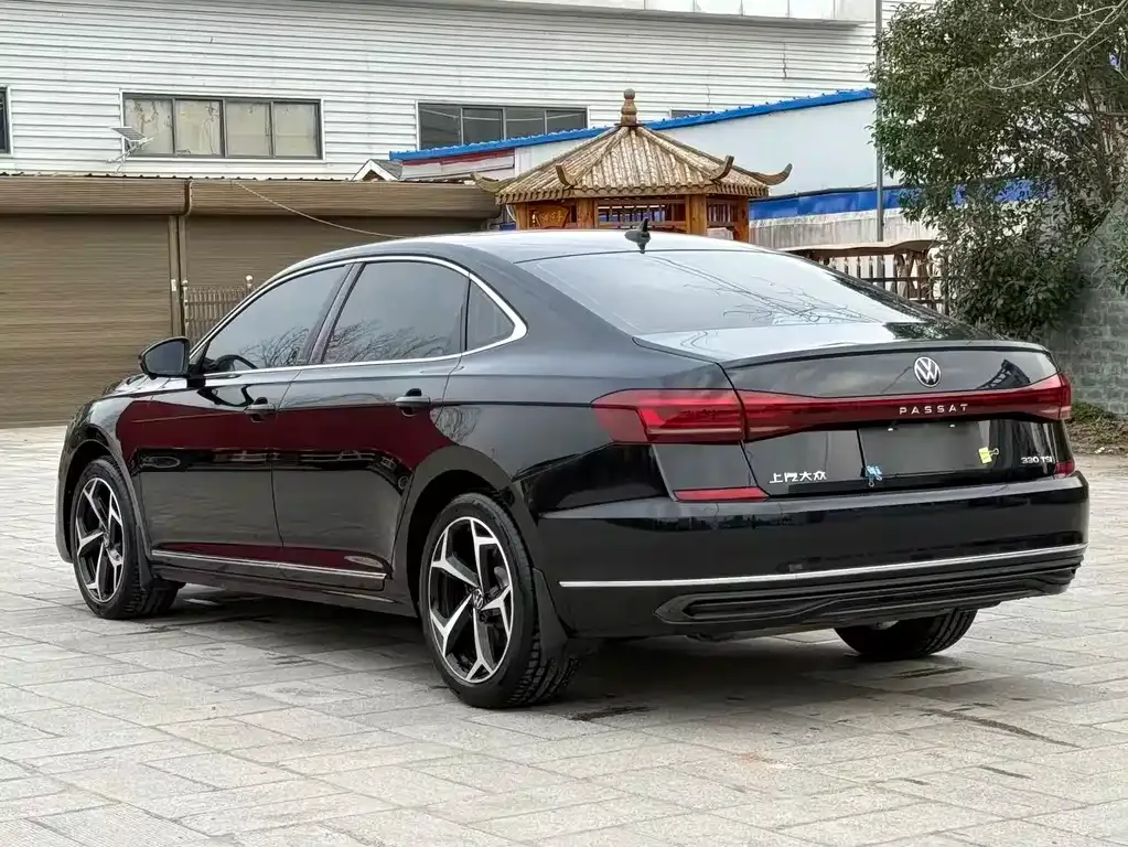 Volkswagen Passat — фото 5