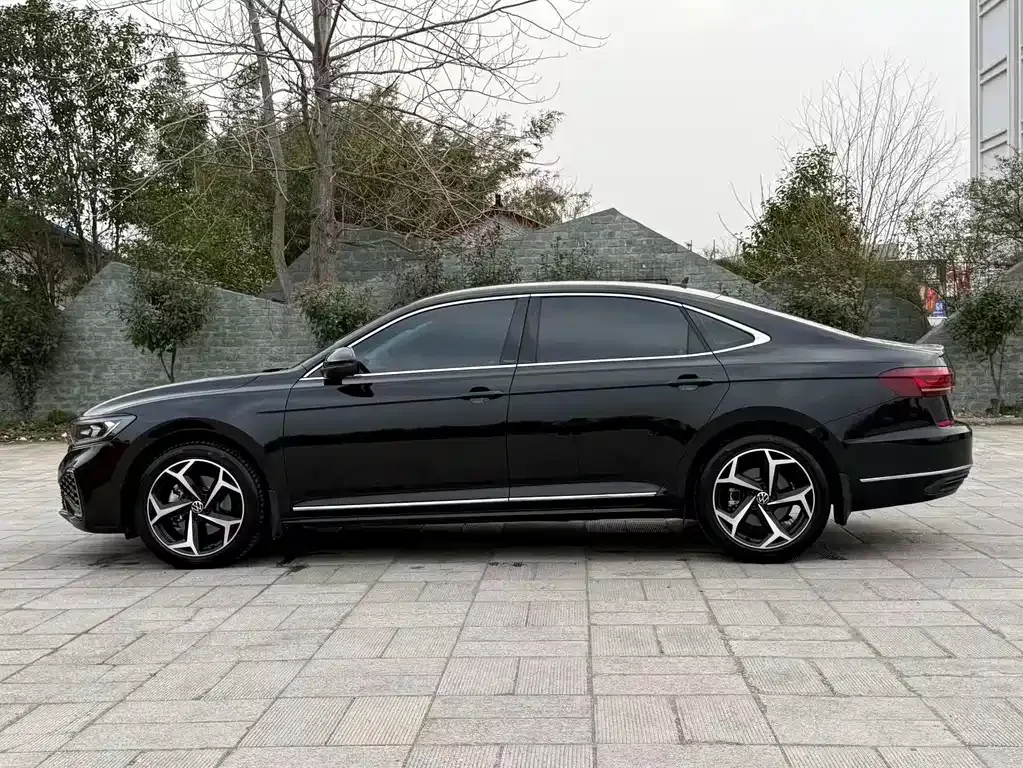 Volkswagen Passat — фото 10