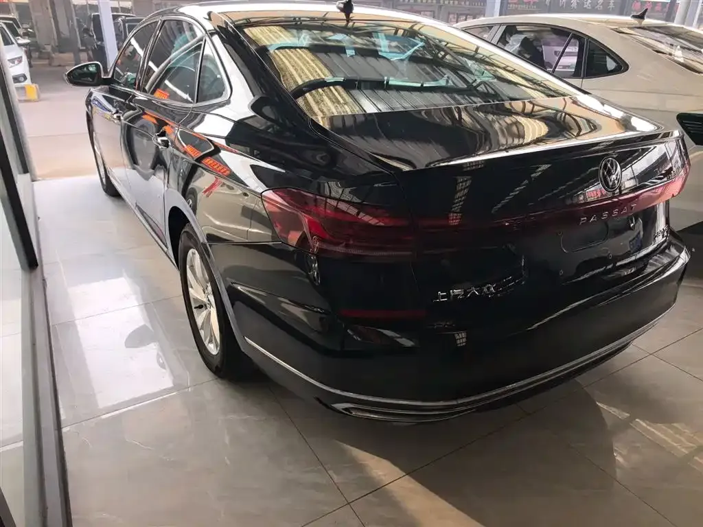 Volkswagen Passat — фото 4