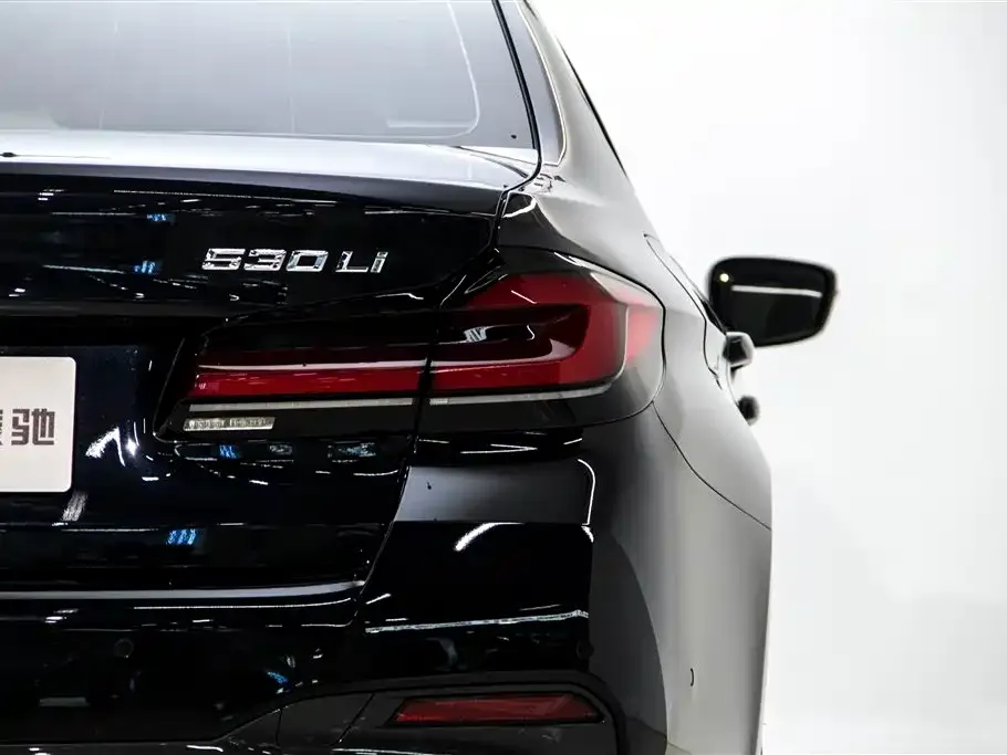 BMW 5 Series — фото 9