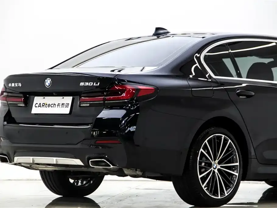 BMW 5 Series — фото 6