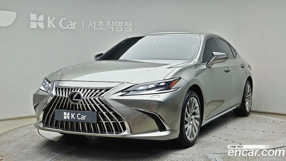 Lexus ES — фото 1