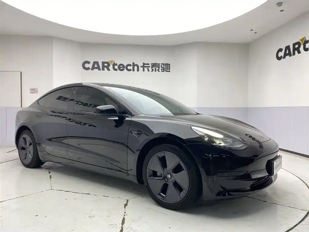 Tesla Model 3 — фото 3