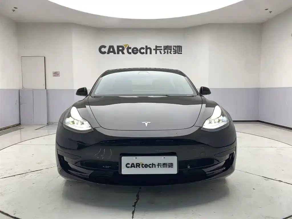 Tesla Model 3 — фото 8