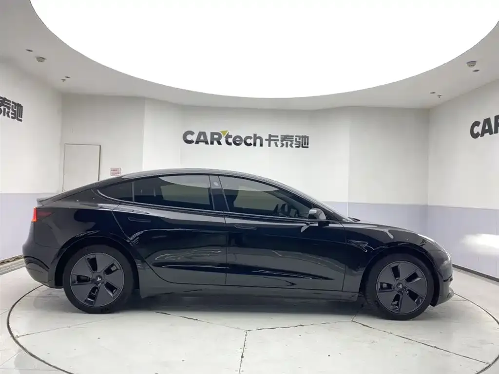 Tesla Model 3 — фото 4