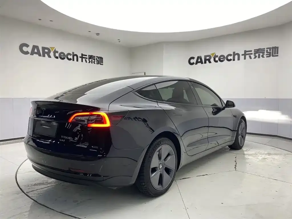 Tesla Model 3 — фото 6