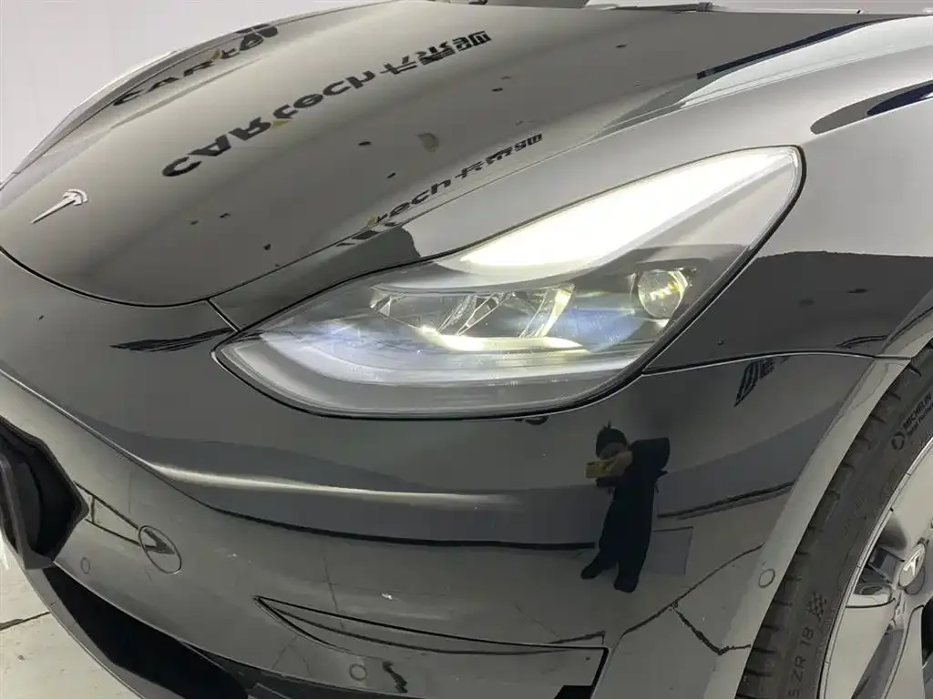 Tesla Model 3 — фото 10
