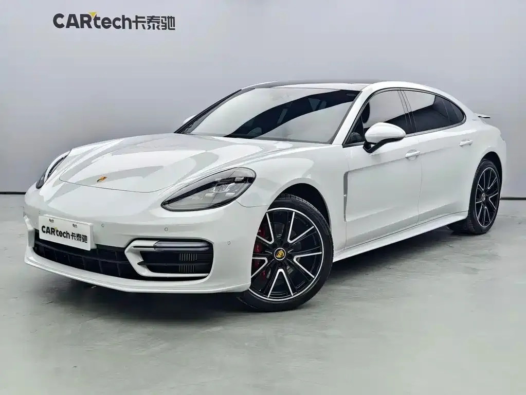 Porsche Panamera — фото 1