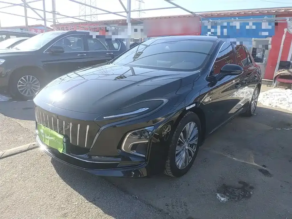 Hongqi E-QM5 — фото 1