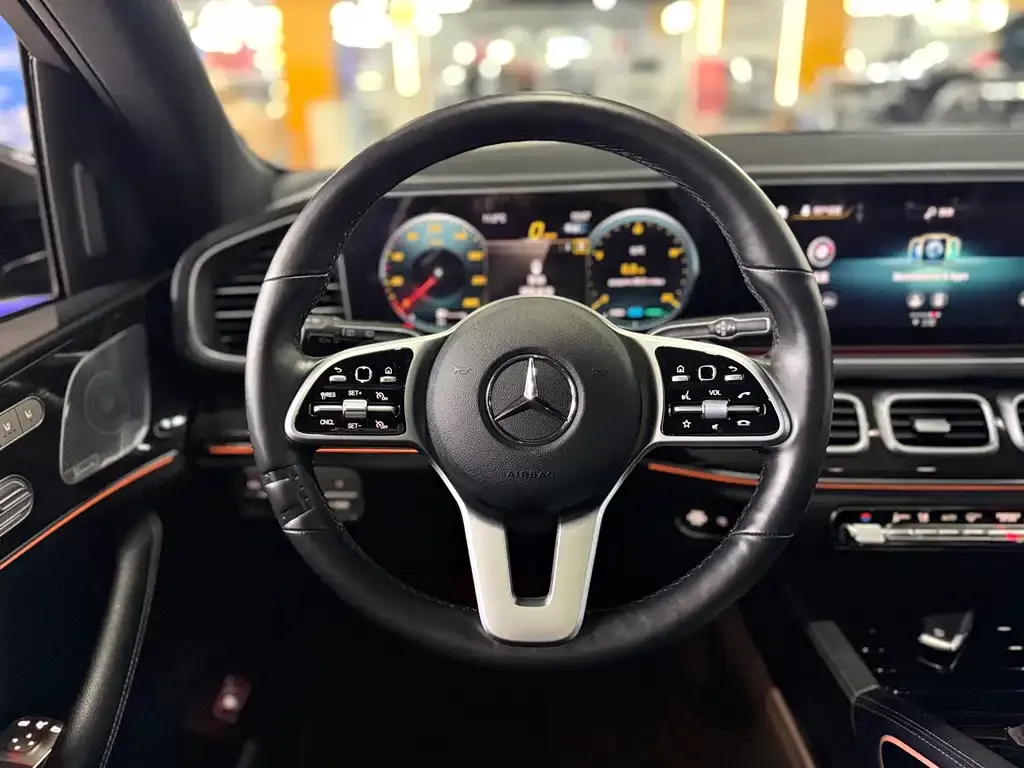 Mercedes-Benz GLS — фото 9