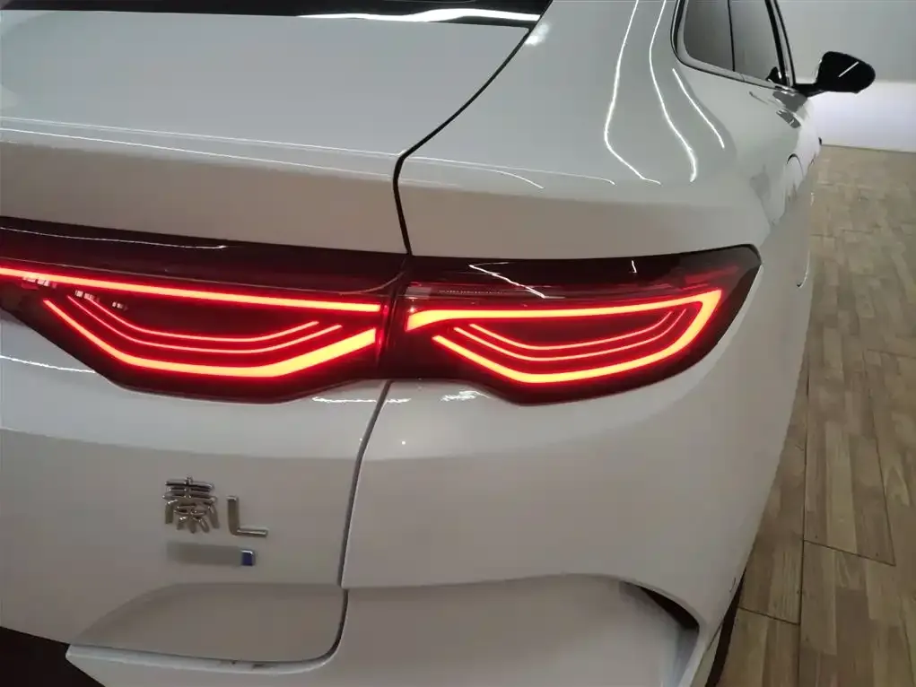 BYD Qin L — фото 4
